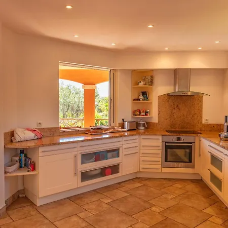 Domaine De Pinarello Villa *