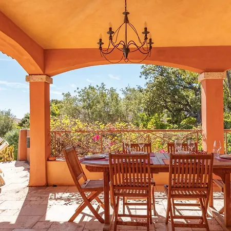 Domaine De Pinarello Villa *