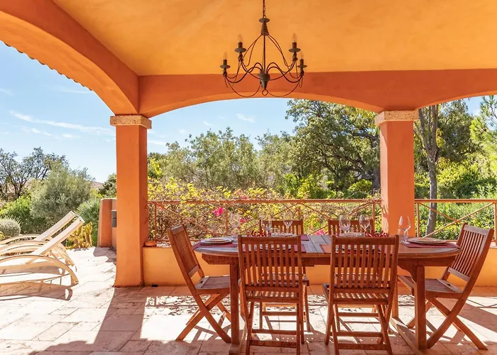 Domaine De Pinarello Villa *